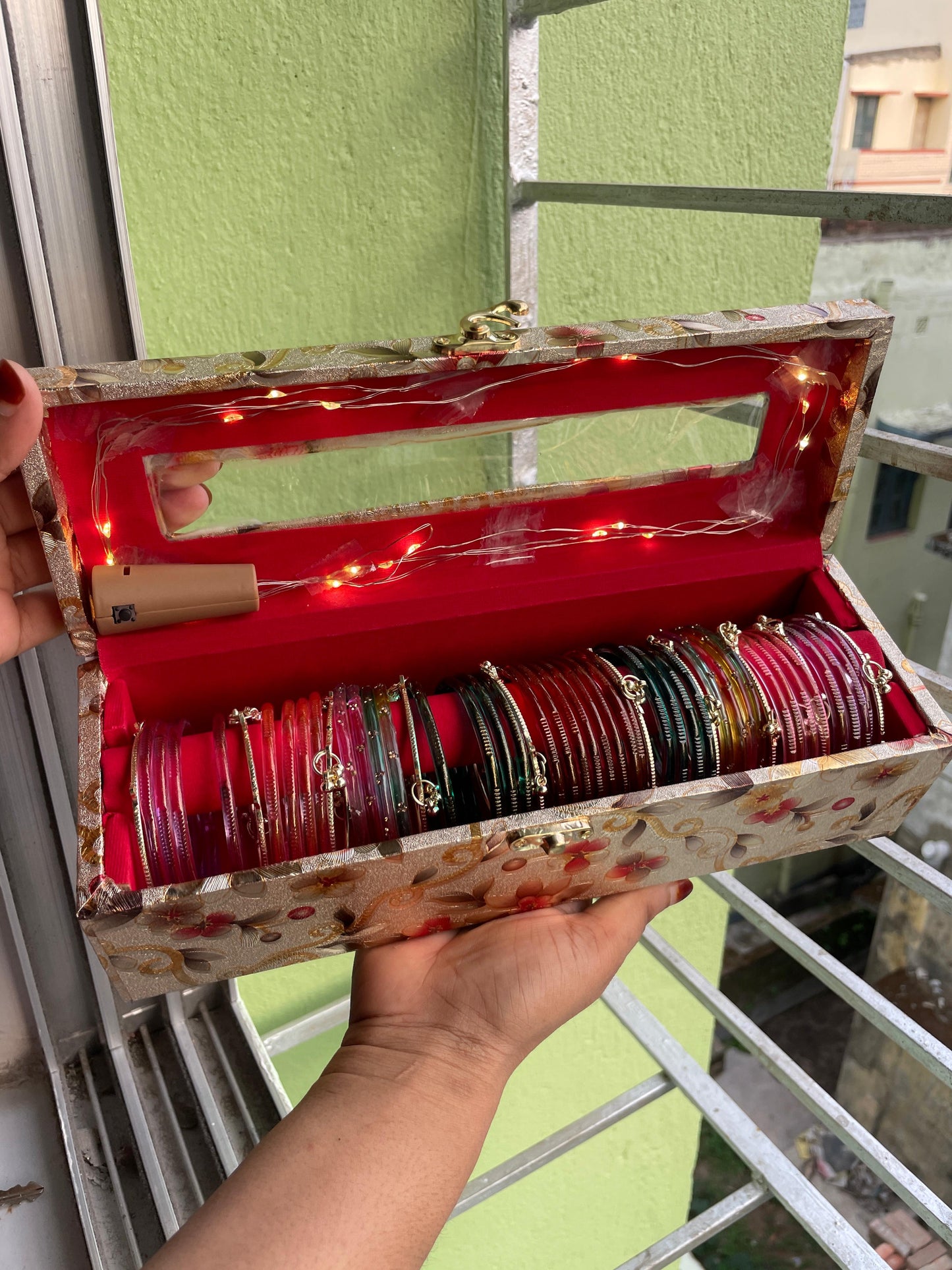 Kashmiri Bangels Box with Fairy Light ✨🪞🩷