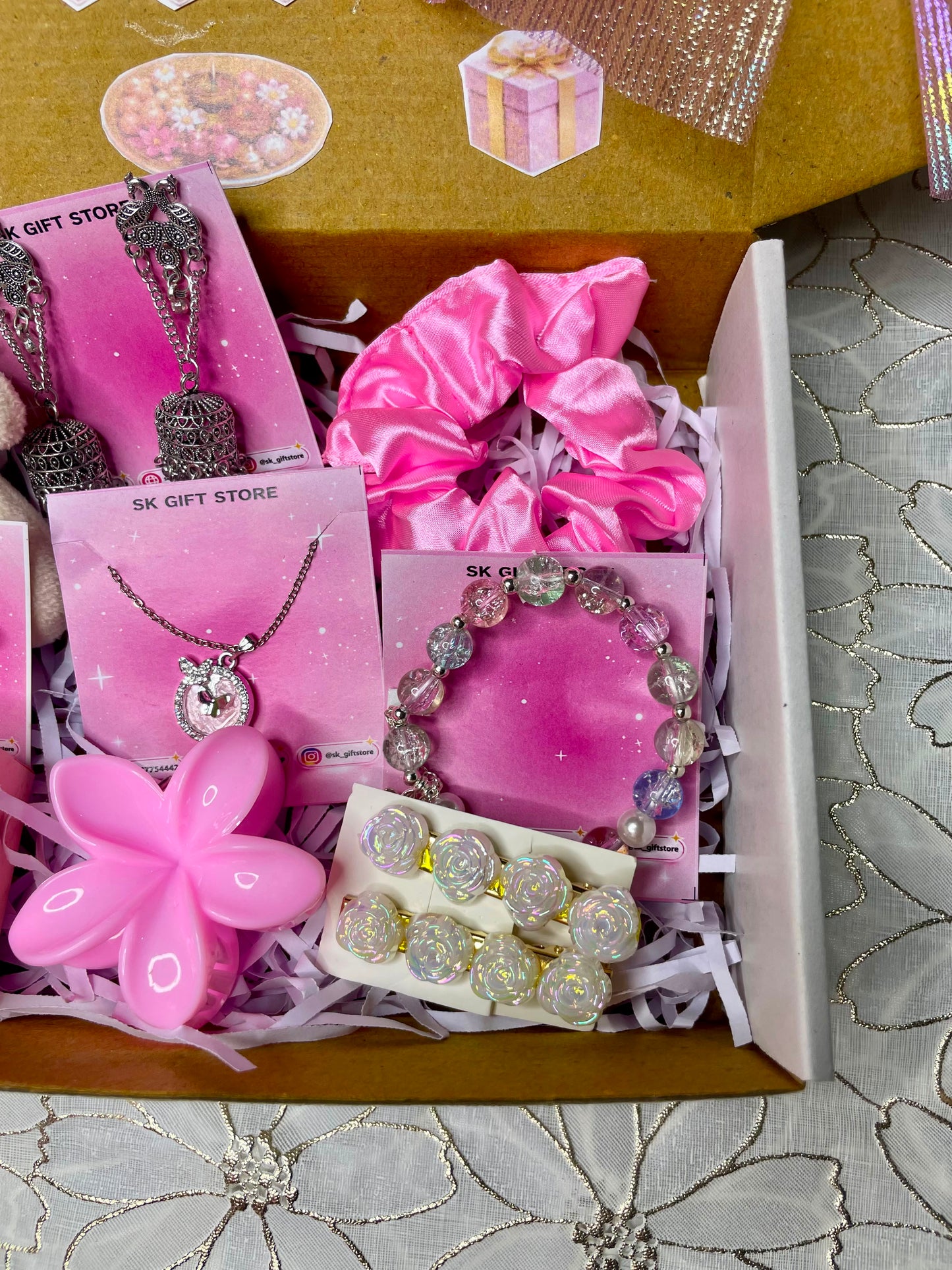 { Rakshabandhan} hamper for your sister